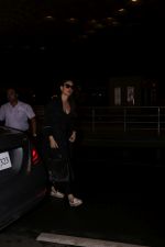 Kareena Kapoor snapped at airport on 7th July 2017